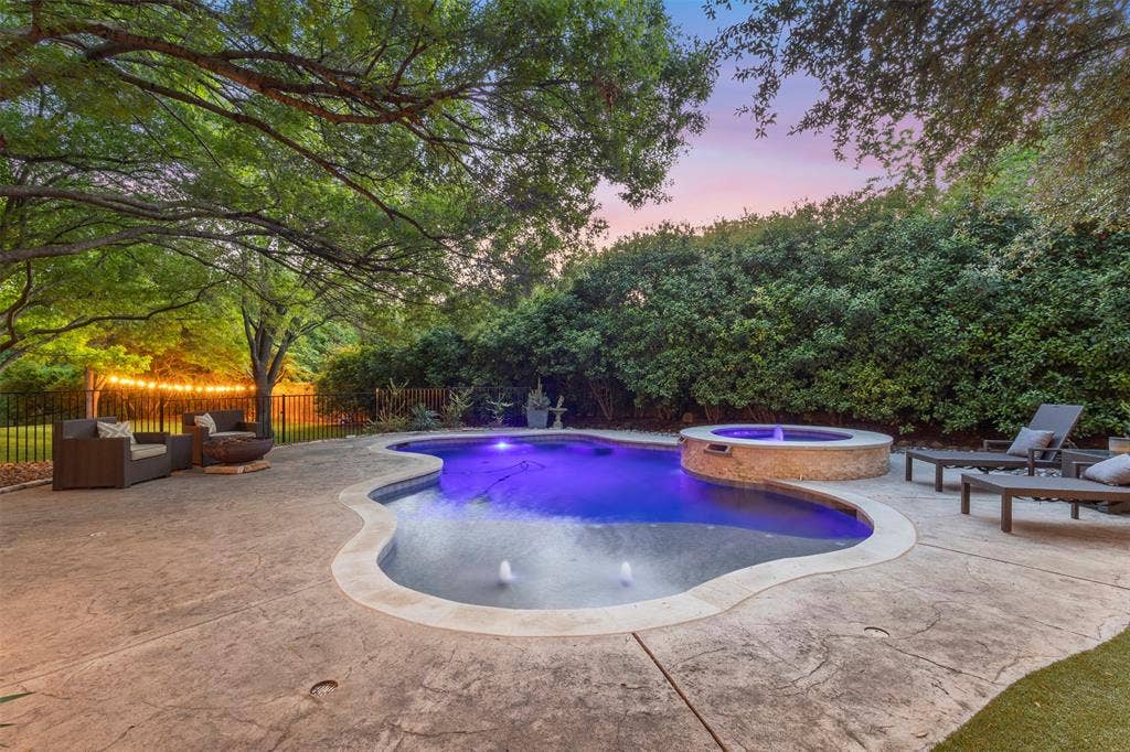 8663 Elm Court, Frisco, TX 75033 expansive pool decking