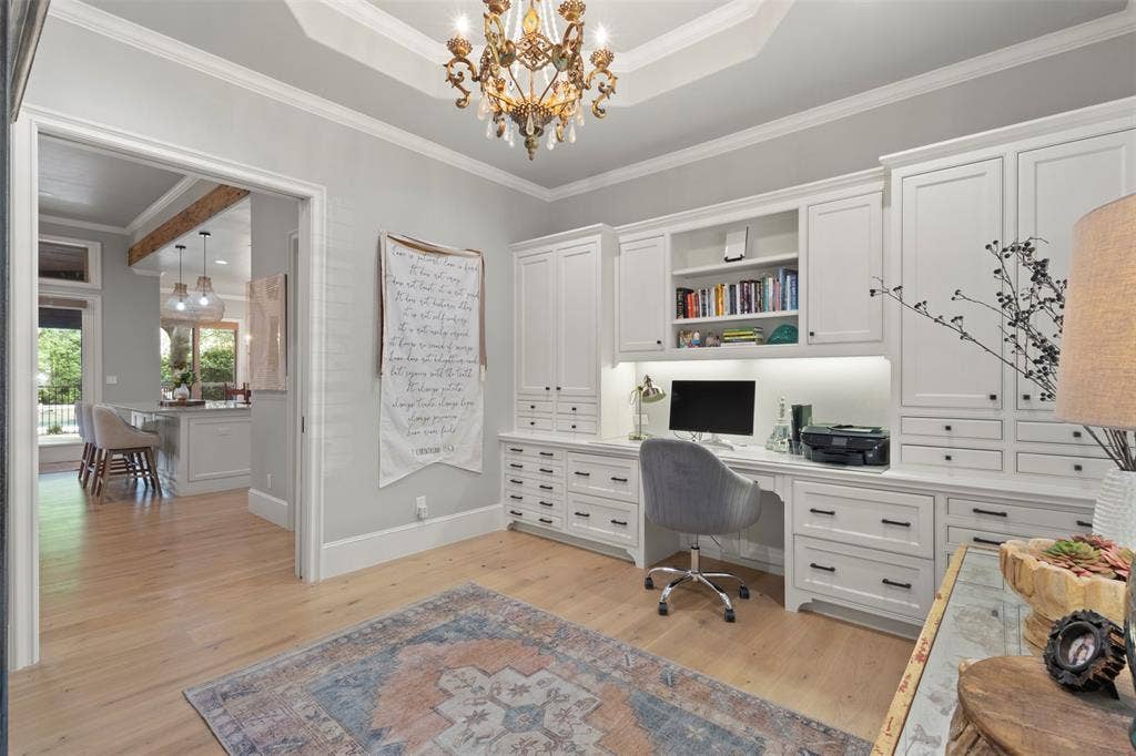 8663 Elm Court, Frisco, TX 75033 built ins