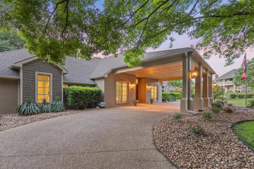 8663 Elm Court, Frisco, TX 75033 8663 Elm Court, Frisco, TX 75033