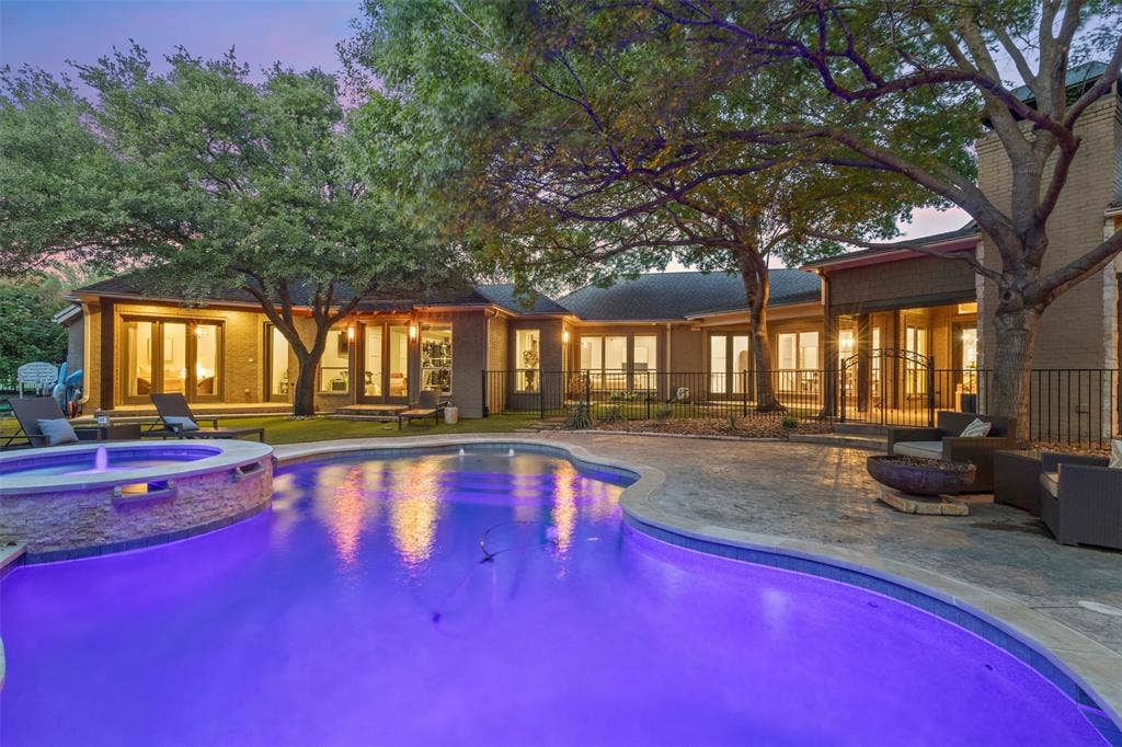 8663 Elm Court, Frisco, TX 75033 beautiful pool area