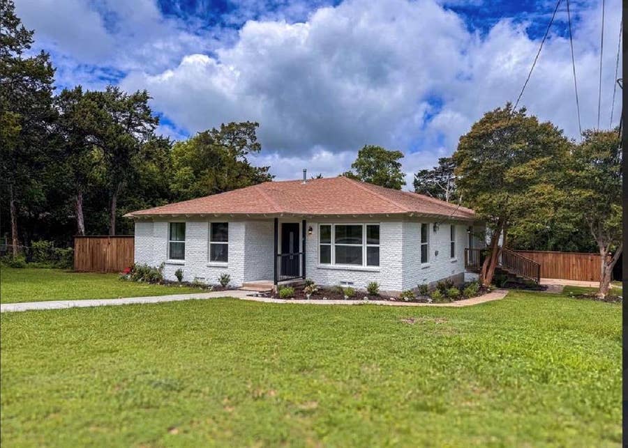 Property photo for 5403 Mona Lane, Dallas, TX