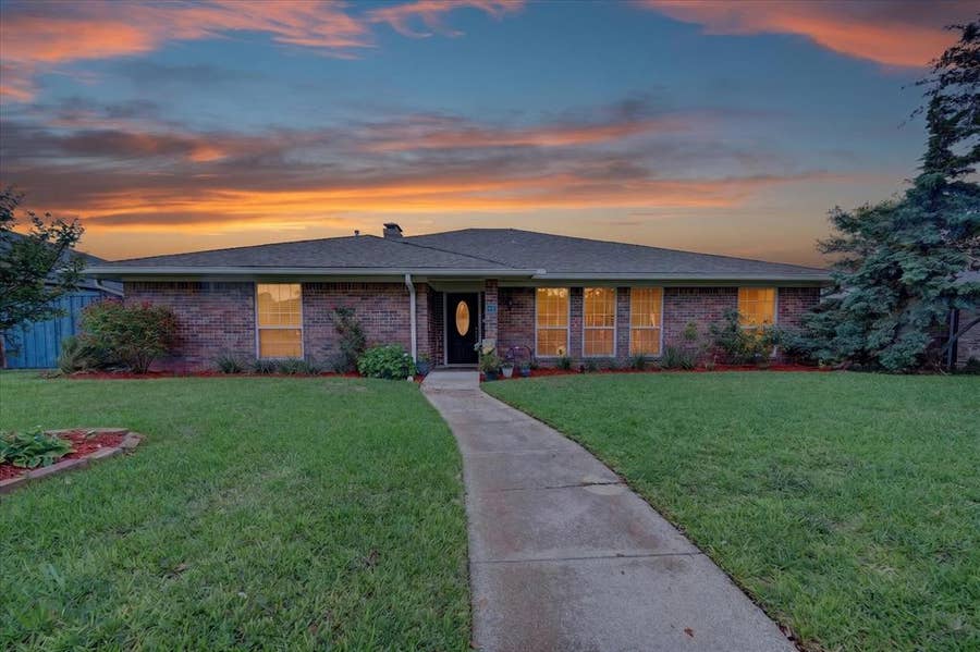 Property photo for 611 Harvest Glen Drive, Richardson, TX