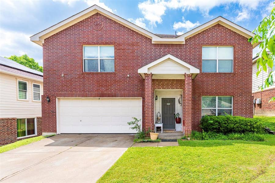 Property photo for 8100 Colbi Lane, Fort Worth, TX
