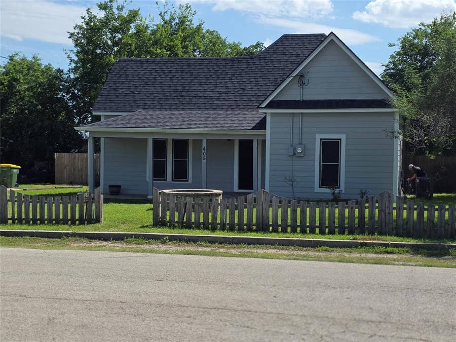 Property photo for 405 W Graham Street, Godley, TX