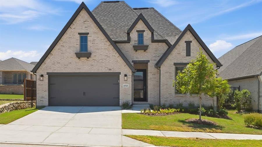 Property photo for 1713 Hillside Stroll Drive, Lavon, TX