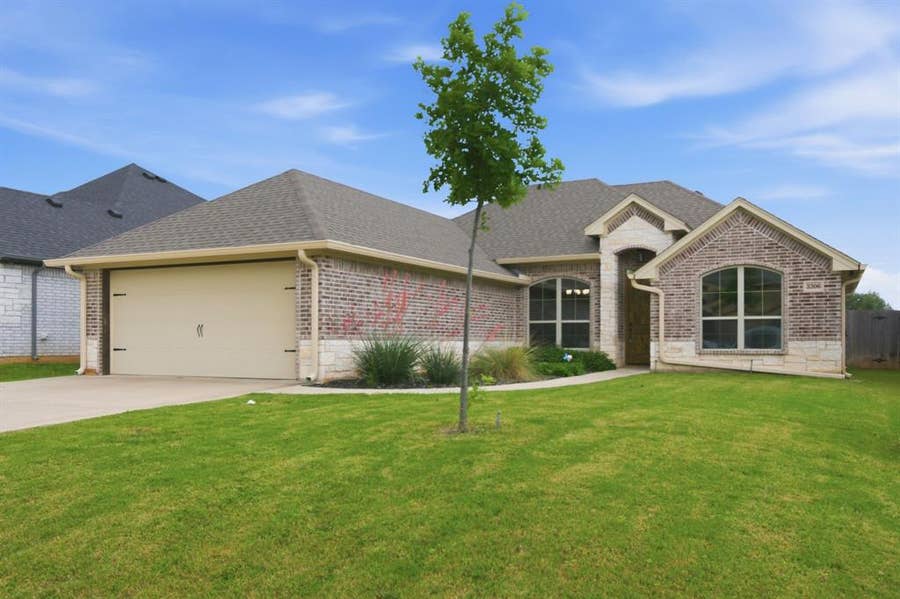 Property photo for 3306 Arrow Creek Drive, Granbury, TX