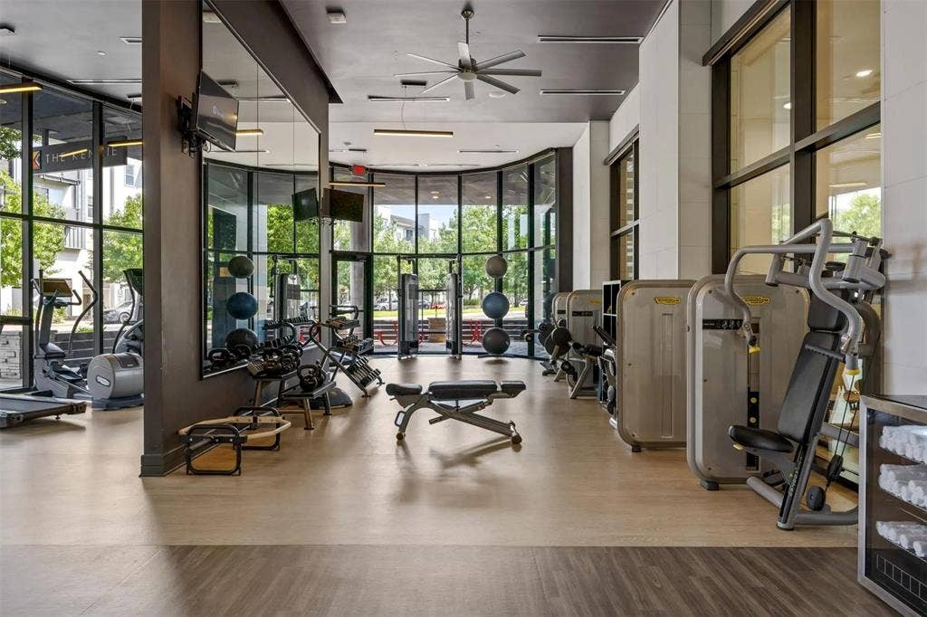3201 Esperanza Crossing, #233, Austin, TX 78758 Up to 6 Weeks FREE! *on select units