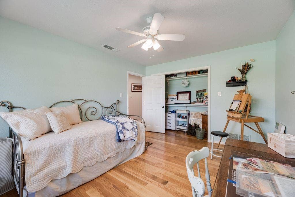 841 S Clinton Lane, Midlothian, TX 76065 841 S Clinton Lane, Midlothian, TX 76065