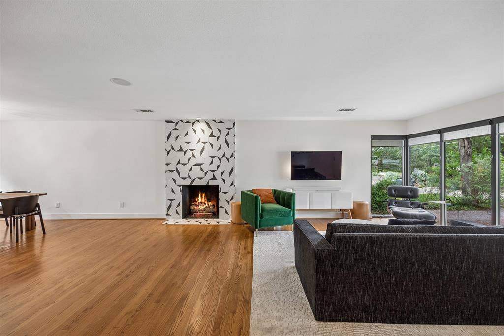 811 N Oak Cliff Boulevard, Dallas, TX 75208