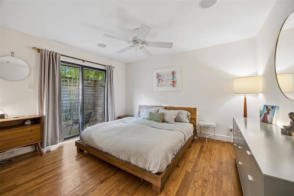 811 N Oak Cliff Boulevard, Dallas, TX 75208