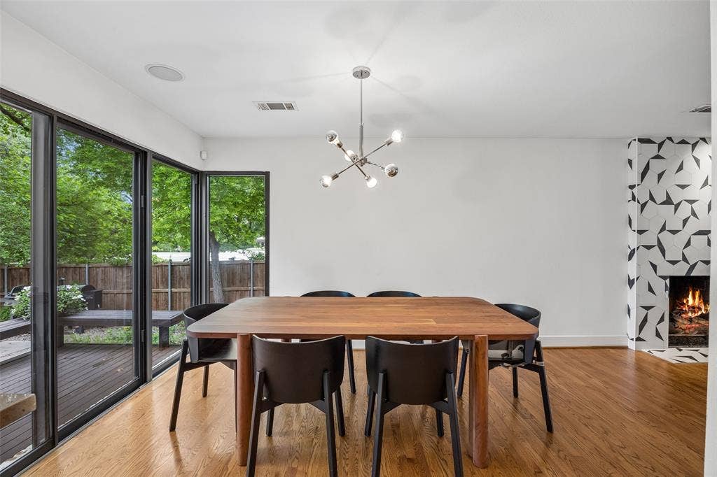 811 N Oak Cliff Boulevard, Dallas, TX 75208