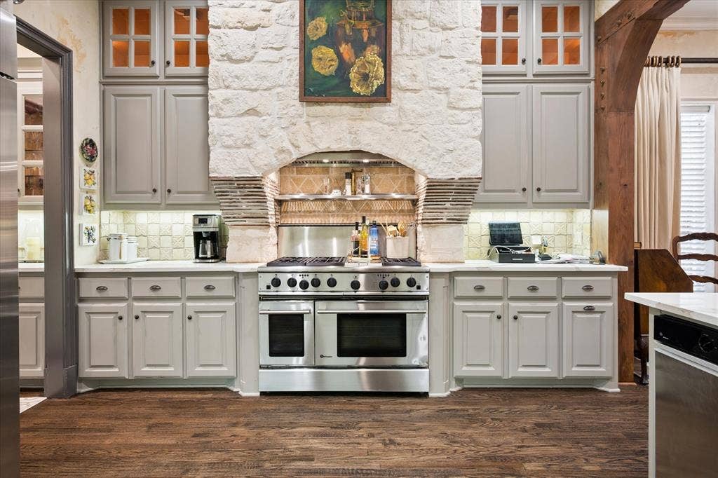 5332 Longvue Drive, Frisco, TX 75034 Gas burner cooktop