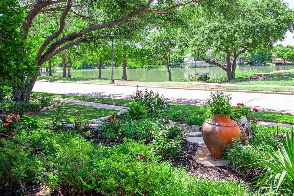 5332 Longvue Drive, Frisco, TX 75034 Views of Lake