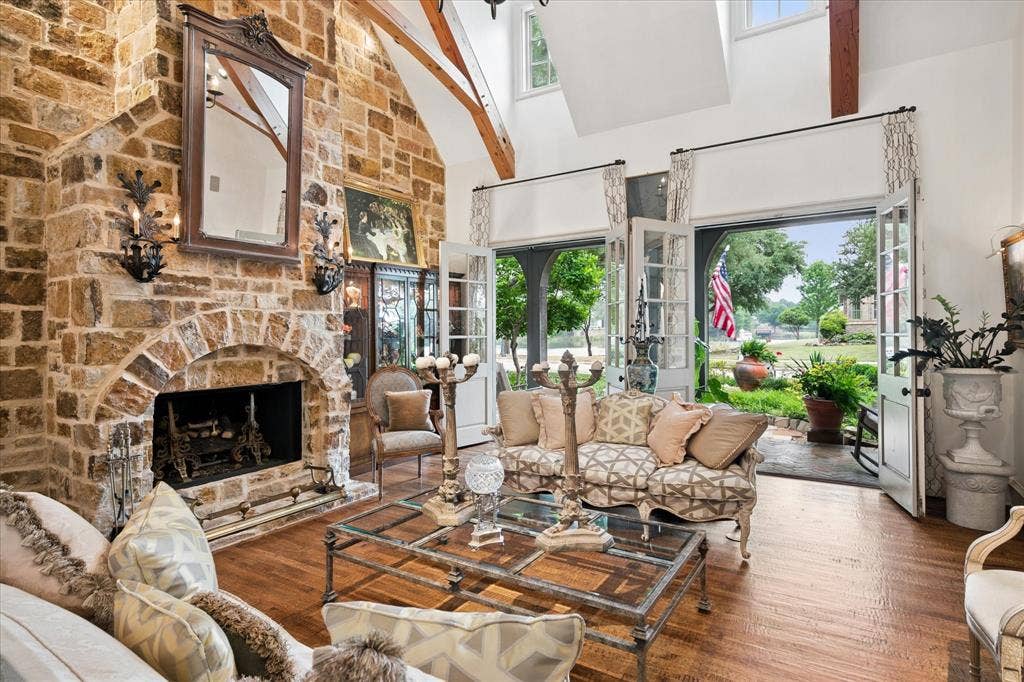 5332 Longvue Drive, Frisco, TX 75034 Let the outdoor in! Views of the Lake