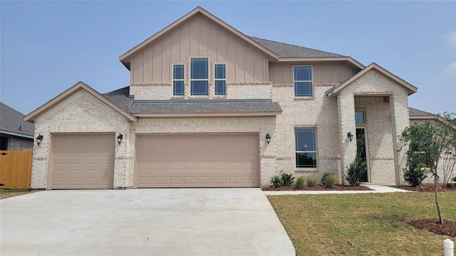 Property photo for 733 Candace Drive, DeSoto, TX