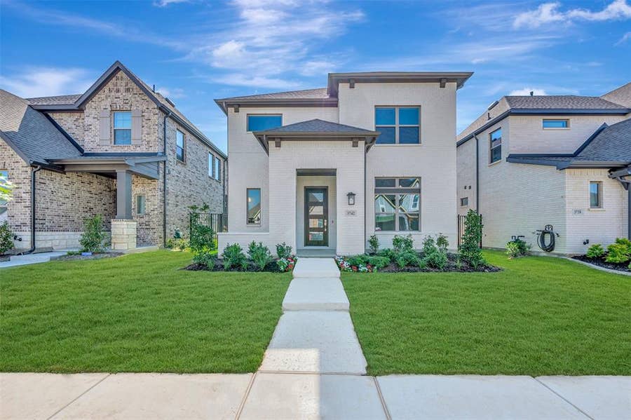 Property photo for 3742 Long Stem Street, Venus, TX