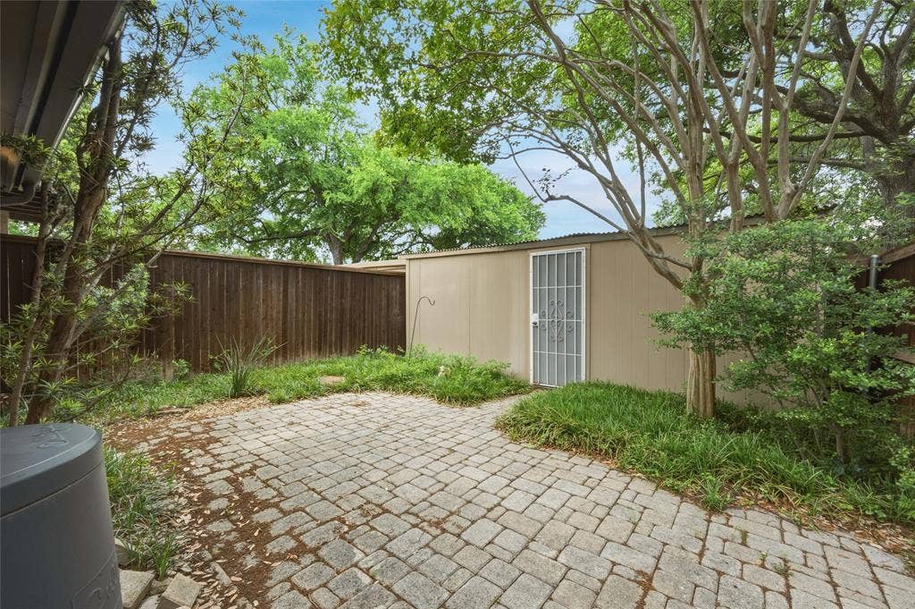 9319 Chimney Corner Lane, Dallas, TX 75243 9319 Chimney Corner Lane, Dallas, TX 75243