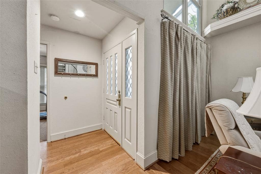 9319 Chimney Corner Lane, Dallas, TX 75243 9319 Chimney Corner Lane, Dallas, TX 75243