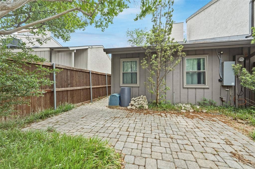 9319 Chimney Corner Lane, Dallas, TX 75243 9319 Chimney Corner Lane, Dallas, TX 75243