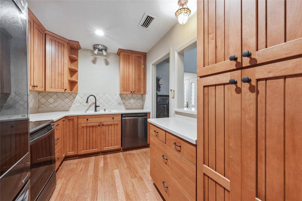 9319 Chimney Corner Lane, Dallas, TX 75243 9319 Chimney Corner Lane, Dallas, TX 75243