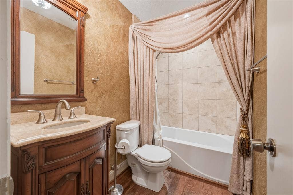 9319 Chimney Corner Lane, Dallas, TX 75243 9319 Chimney Corner Lane, Dallas, TX 75243