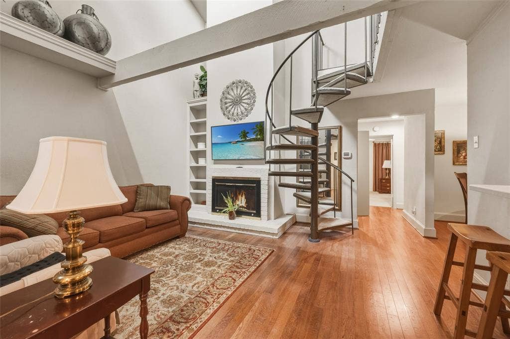 9319 Chimney Corner Lane, Dallas, TX 75243 9319 Chimney Corner Lane, Dallas, TX 75243