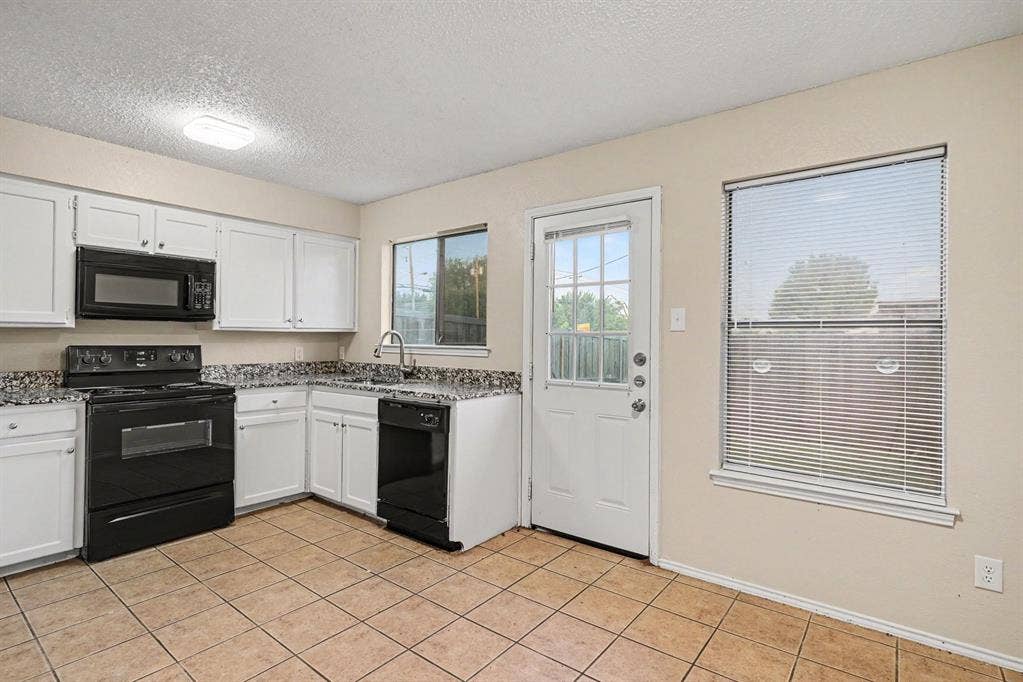 3301 Aurora Street, #B, Haltom City, TX 76117 3301 Aurora Street, #B, Haltom City, TX 76117