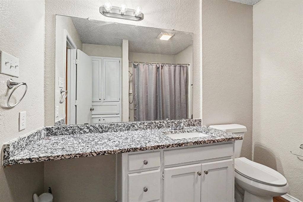3301 Aurora Street, #B, Haltom City, TX 76117 3301 Aurora Street, #B, Haltom City, TX 76117