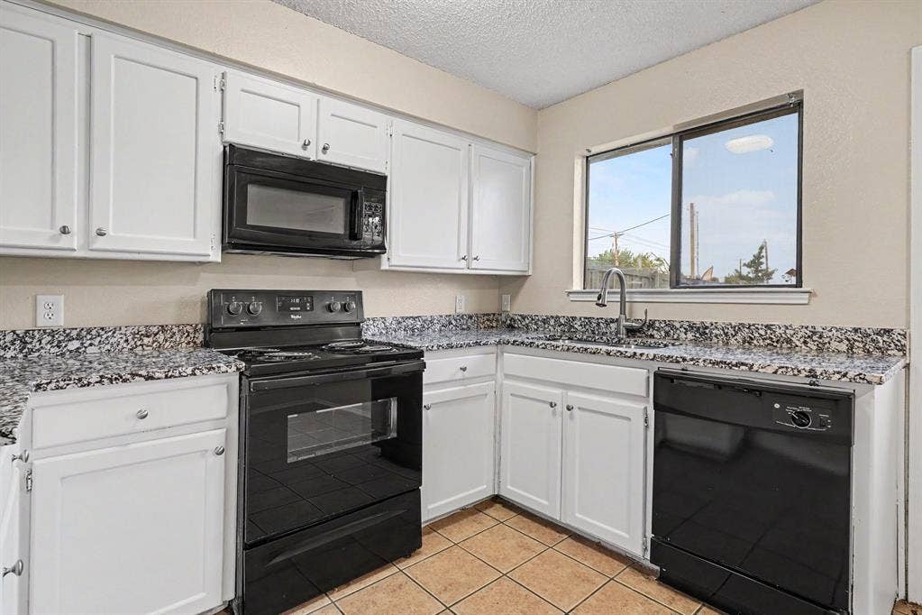 3301 Aurora Street, #B, Haltom City, TX 76117 3301 Aurora Street, #B, Haltom City, TX 76117