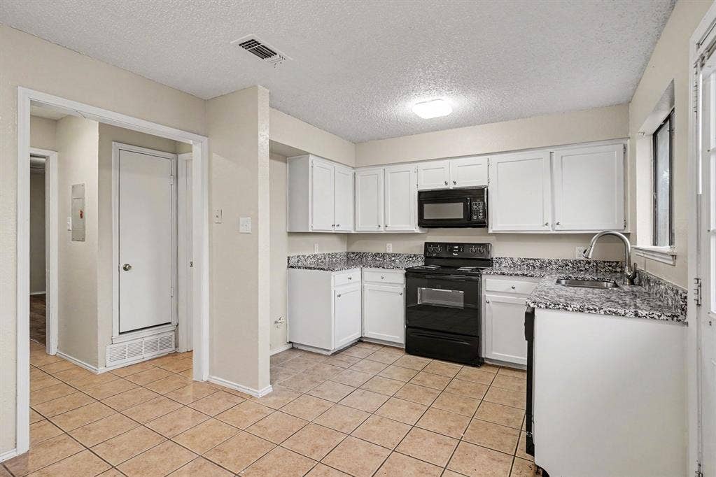 3301 Aurora Street, #B, Haltom City, TX 76117 3301 Aurora Street, #B, Haltom City, TX 76117