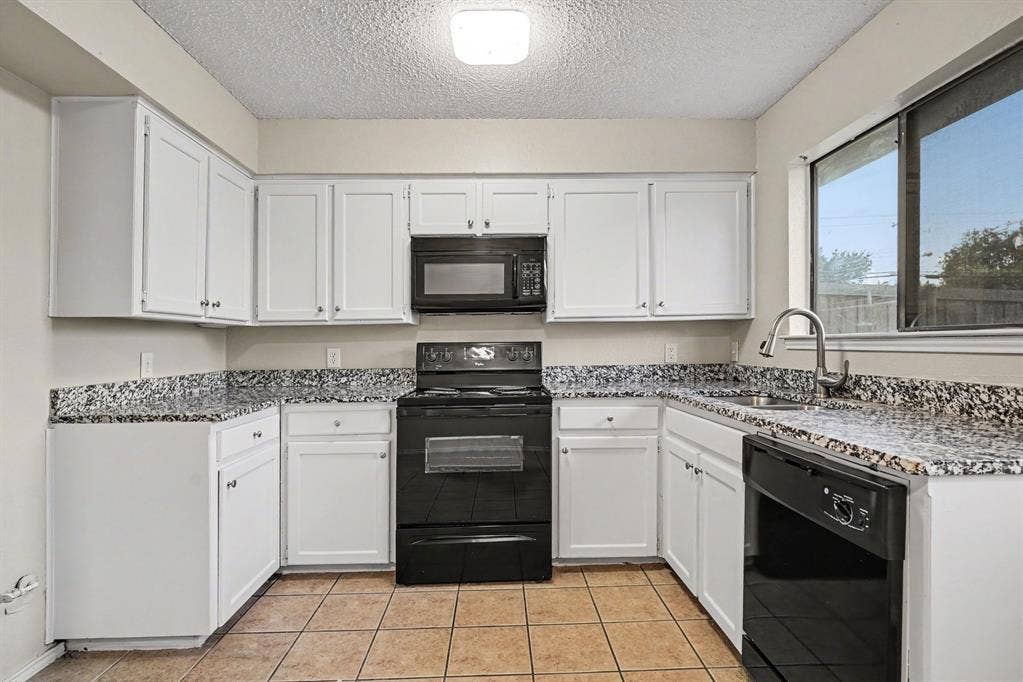 3301 Aurora Street, #B, Haltom City, TX 76117 3301 Aurora Street, #B, Haltom City, TX 76117