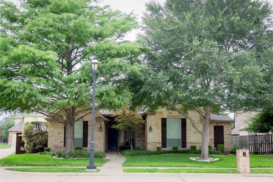 Property photo for 1212 Surrey Lane, Allen, TX