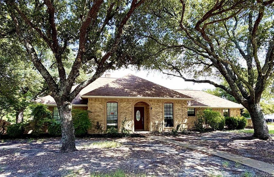 Property photo for 16 Lee Circle, Heath, TX
