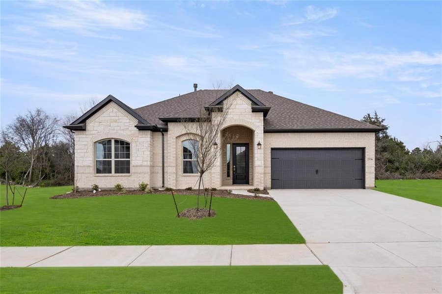 Property photo for 2336 High Plain Lane, Waxahachie, TX