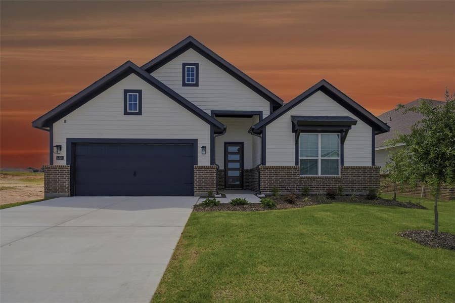 Property photo for 1325 Frio Drive, Springtown, TX