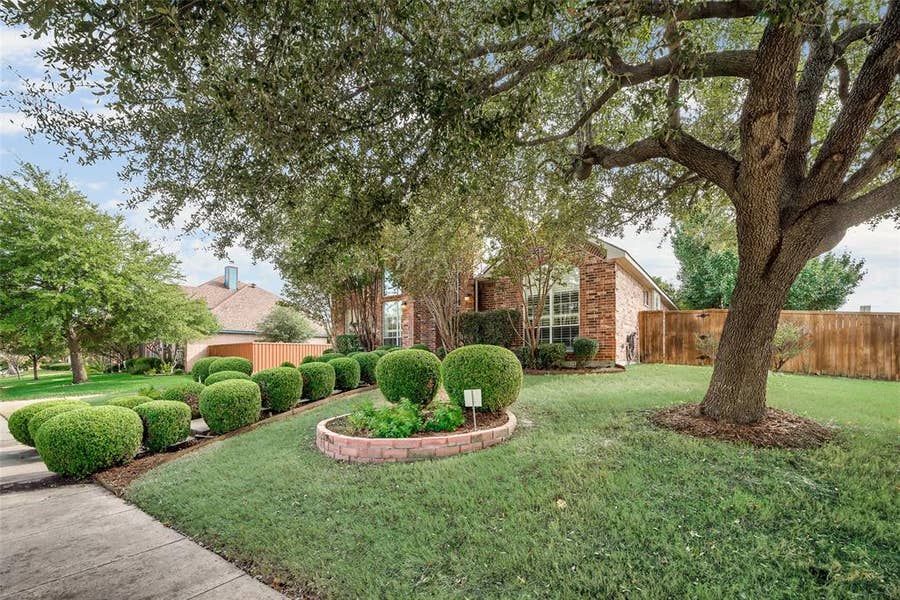 Property photo for 3902 Harlington Lane, Richardson, TX