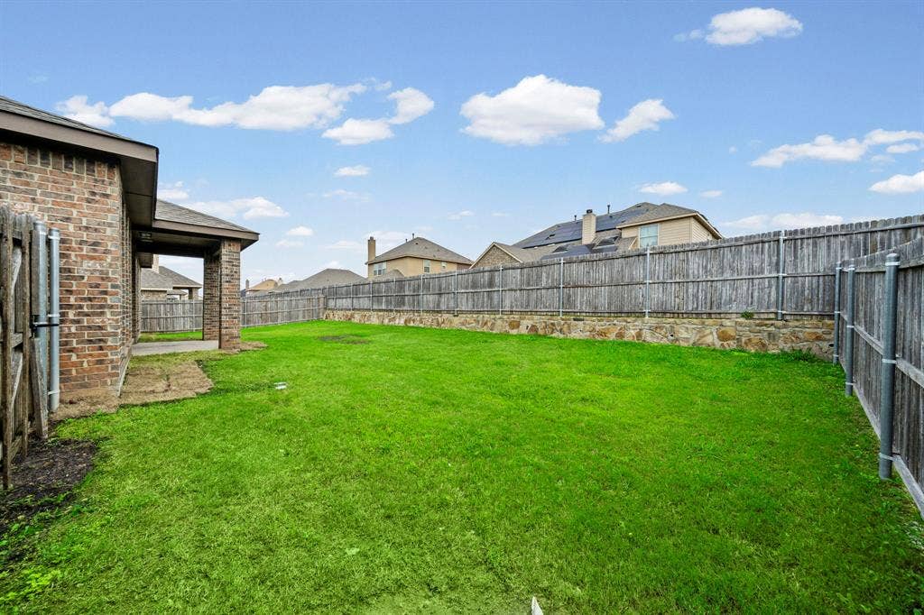 1205 Crest Ridge Drive, Glenn Heights, TX 75154