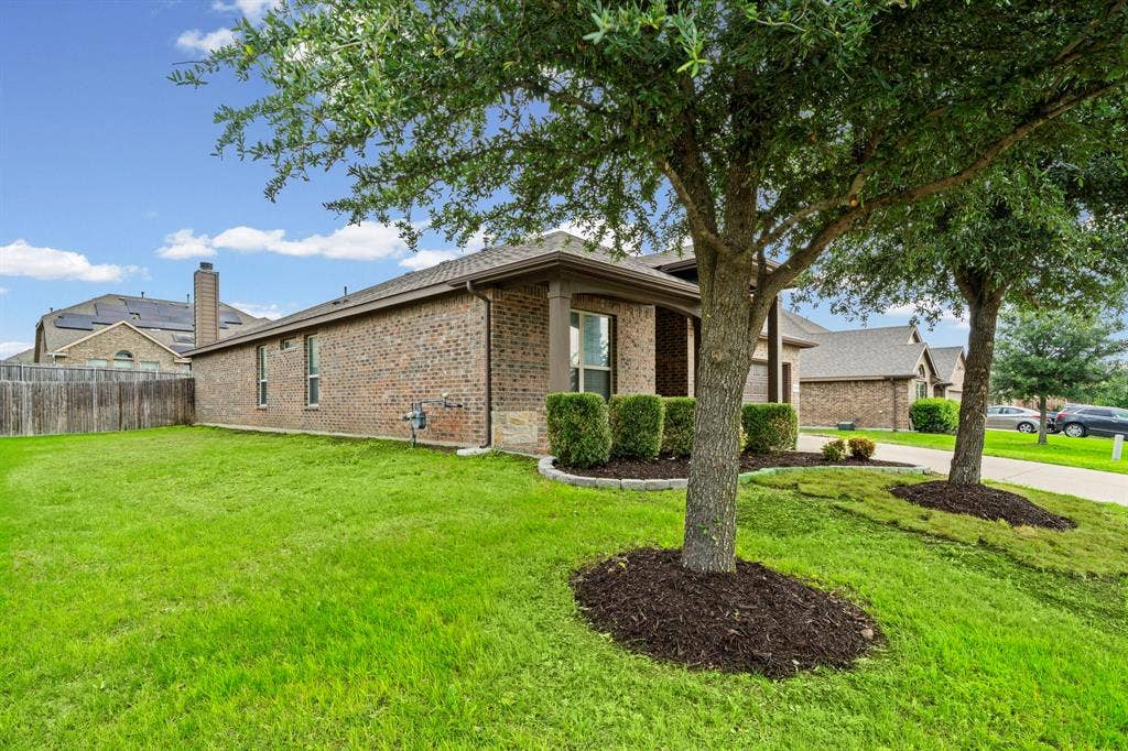 1205 Crest Ridge Drive, Glenn Heights, TX 75154