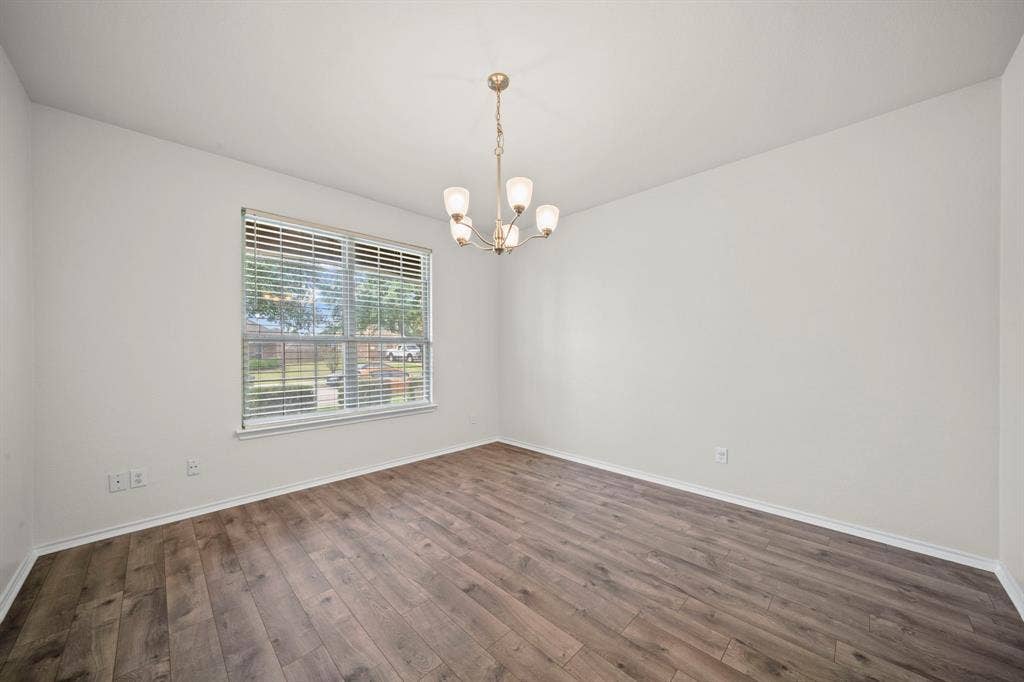 1205 Crest Ridge Drive, Glenn Heights, TX 75154