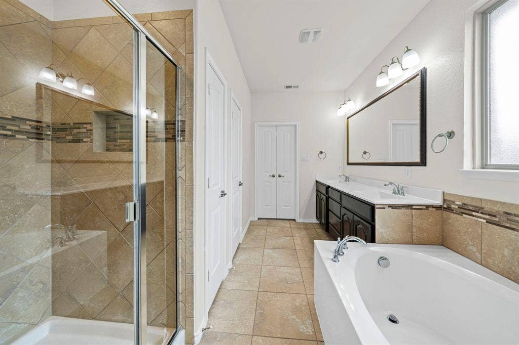 1205 Crest Ridge Drive, Glenn Heights, TX 75154