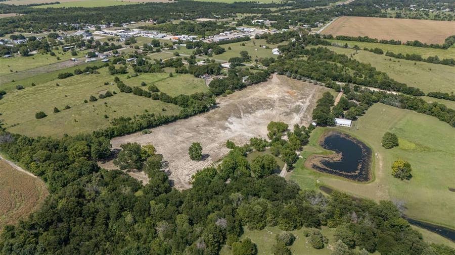Property photo for 1065 Bluff Springs Road, Ferris, TX