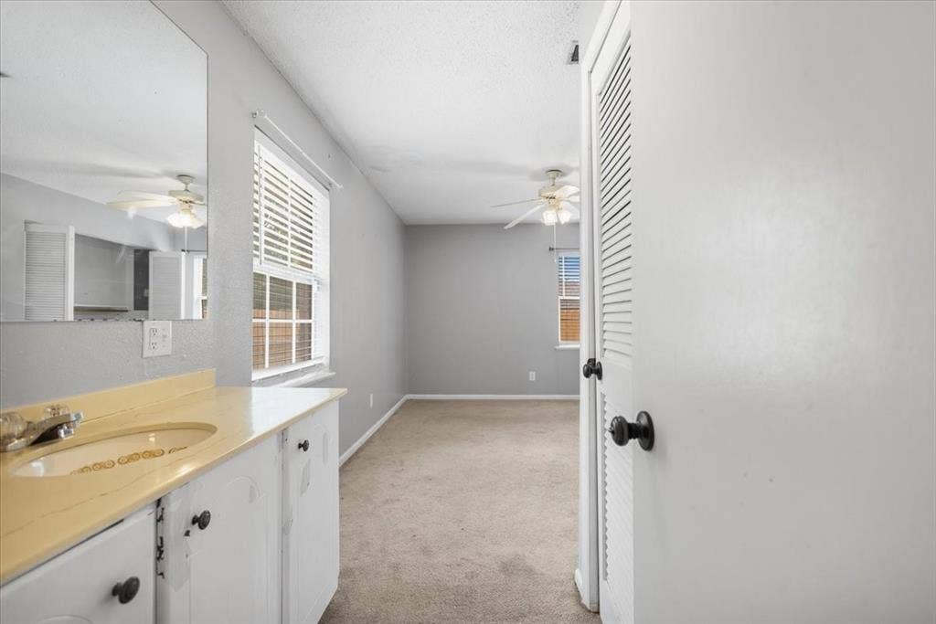 407 York Street, Lindale, TX 75771 407 York Street, Lindale, TX 75771
