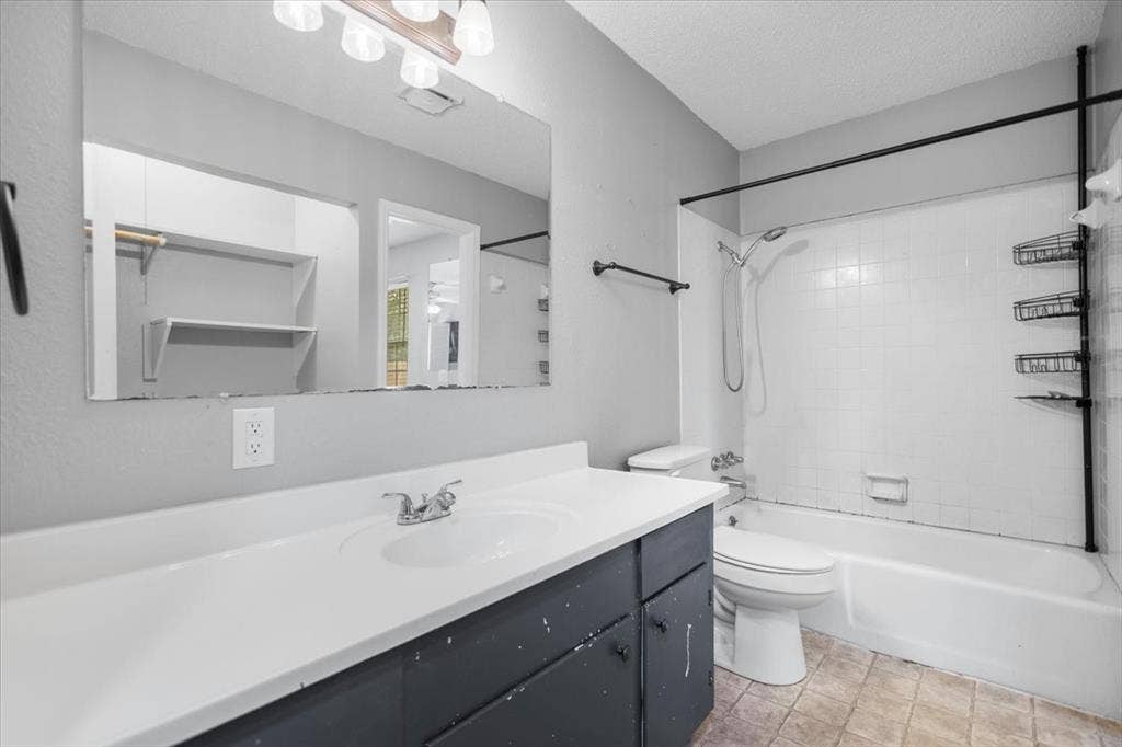 407 York Street, Lindale, TX 75771 407 York Street, Lindale, TX 75771