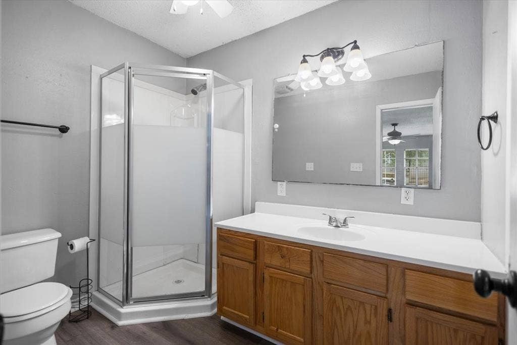 407 York Street, Lindale, TX 75771 407 York Street, Lindale, TX 75771