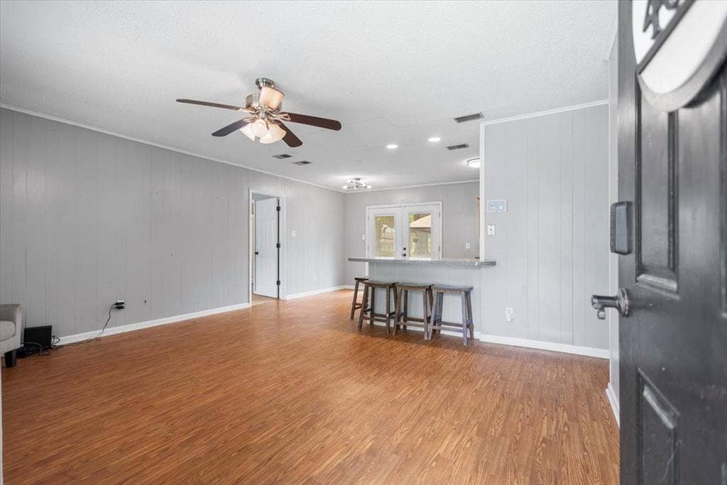 407 York Street, Lindale, TX 75771 407 York Street, Lindale, TX 75771