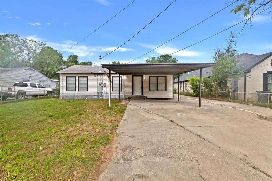 Property photo for 613 Cheyenne Road, Dallas, TX