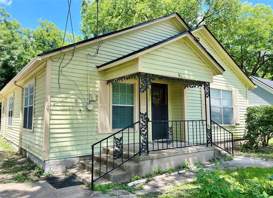 Property photo for 421 Dr Martin Luther King Jr Boulevard, Waxahachie, TX