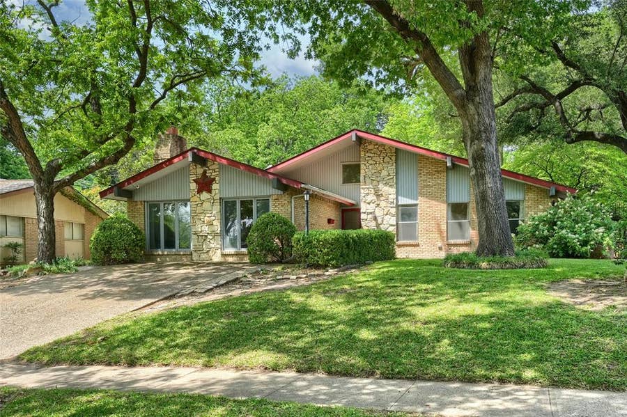 Property photo for 10615 Swallow Lane, Dallas, TX