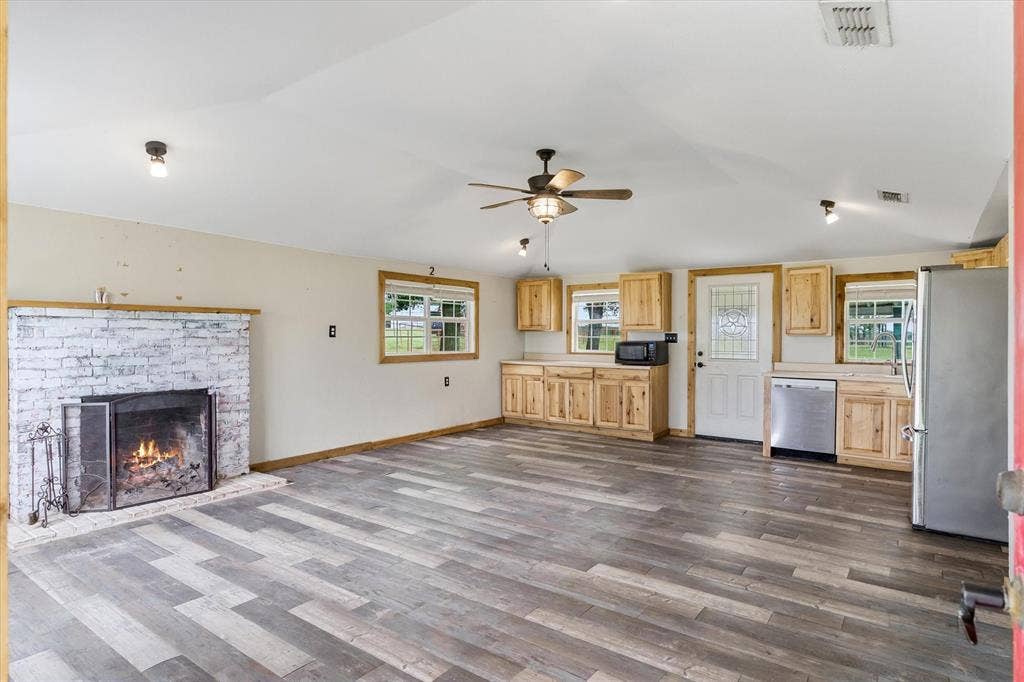 10266 County Road 1200, Athens, TX 75751 10266 County Road 1200, Athens, TX 75751