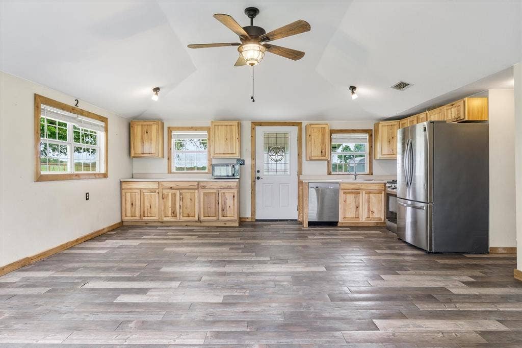 10266 County Road 1200, Athens, TX 75751 10266 County Road 1200, Athens, TX 75751
